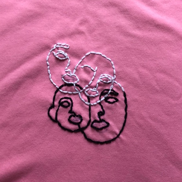 Pink embroidered face shirt - Picture 2 of 4